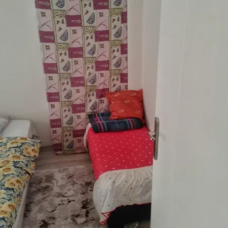 Lovely House Cheap - Be My Guest דירה *